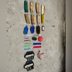 Horse Brush Lot